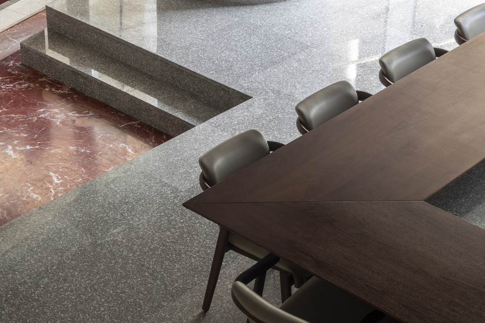 angle boutique china by various associates