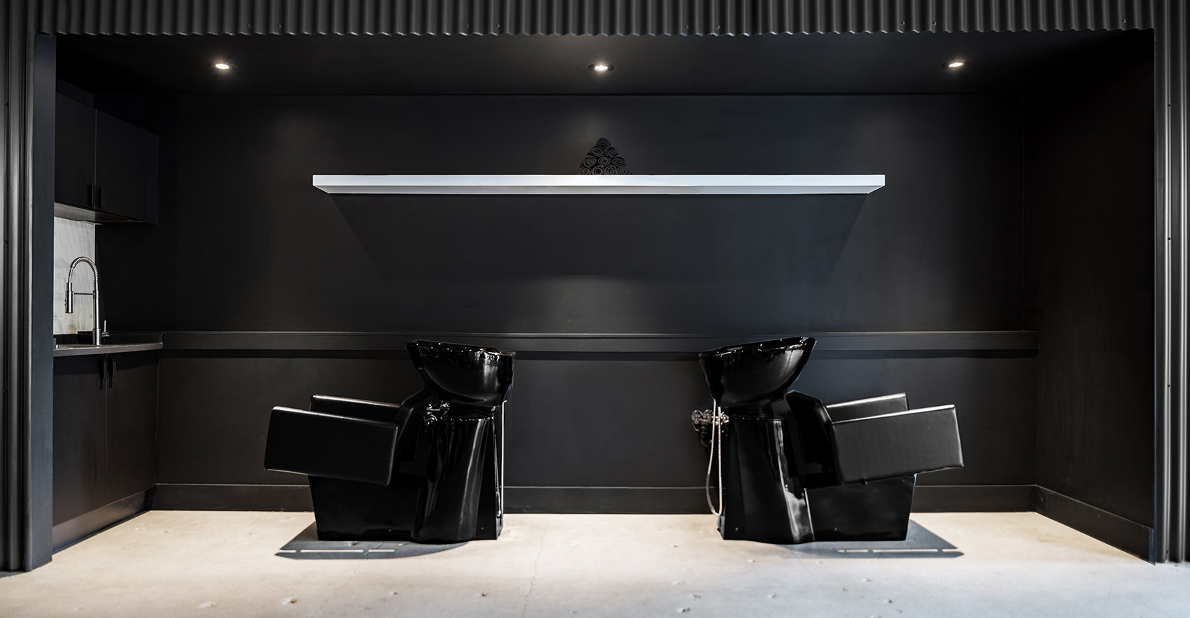 Juice Barber Shop and Cafe by Studio AC 谷德设计网