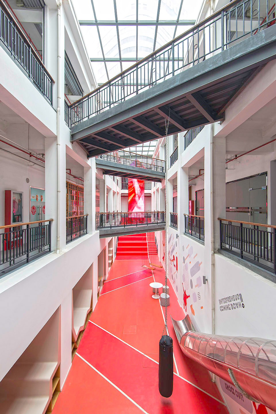 Red Arrow by 100architects 01