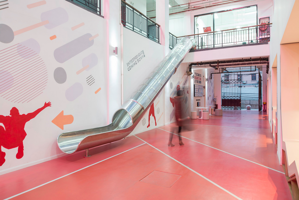 Red Arrow by 100architects 11
