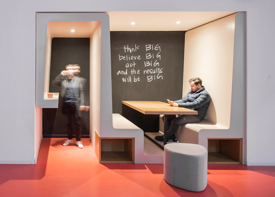Red Arrow by 100architects 17
