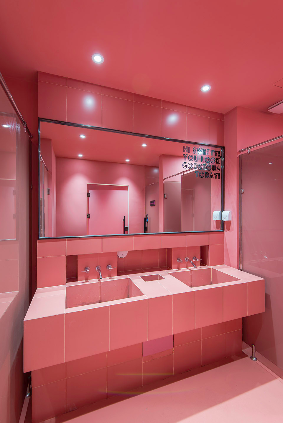 Red Arrow by 100architects 19
