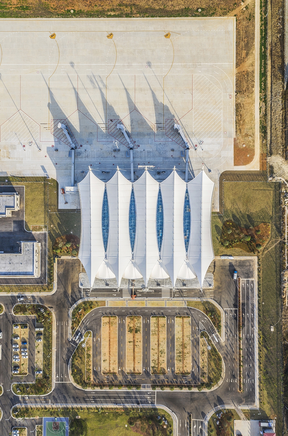 terminal building of yueyang sanhe airport china by tao zhi studio architectural design and research institute of scut