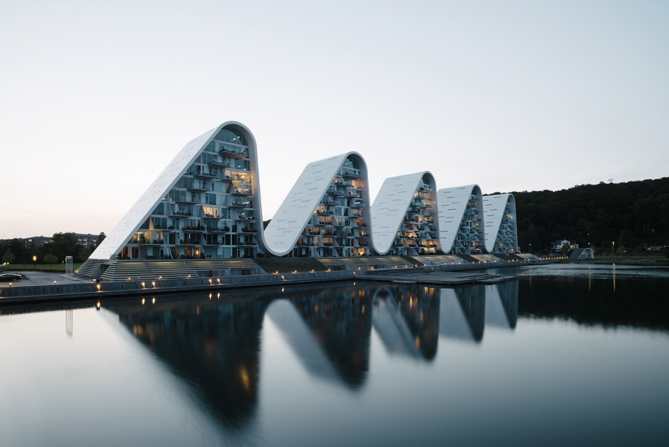 the wave apartment by henning larsen