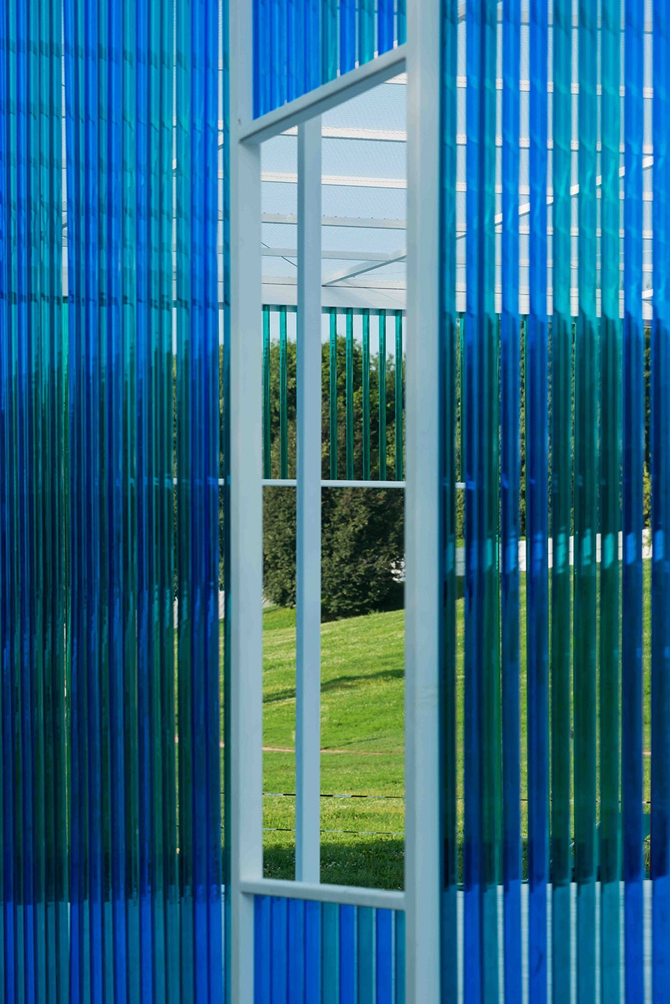 temporary pavilion at picnic afisha by project eleven