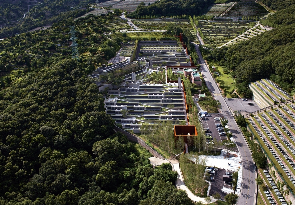 sian memorial park by iroje architects planners 960x667 1