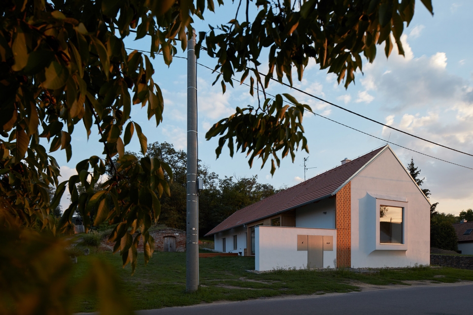 south moravian village house by ora
