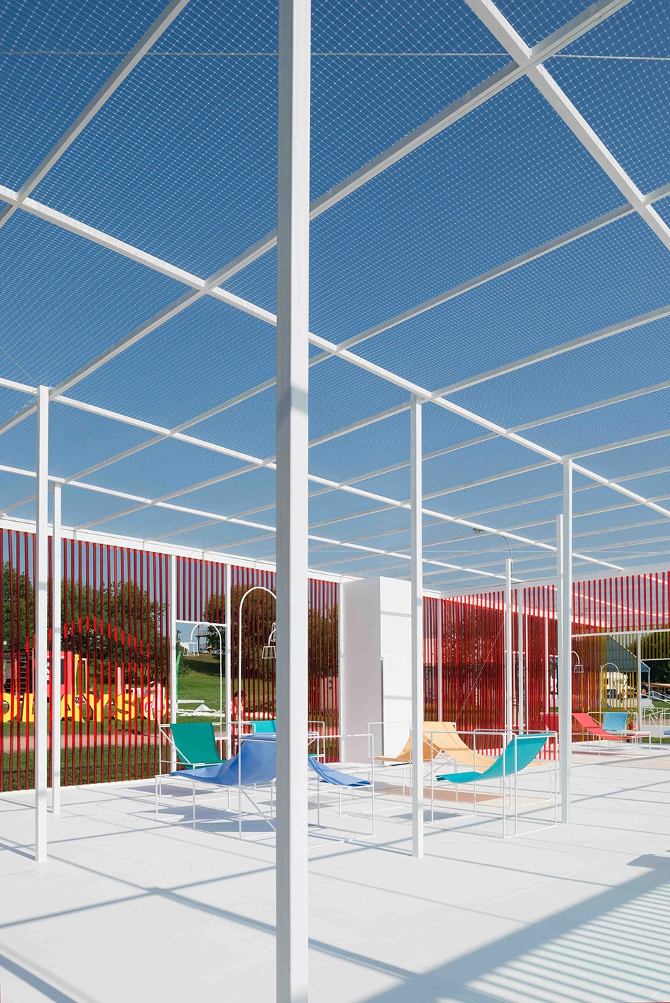 temporary pavilion at picnic afisha by project eleven
