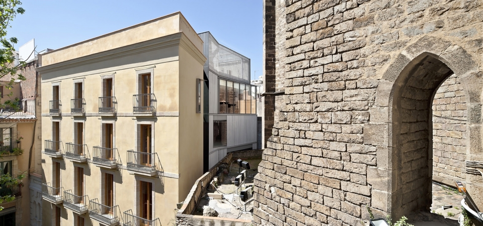 toy library and offices by taller 9s arquitectes