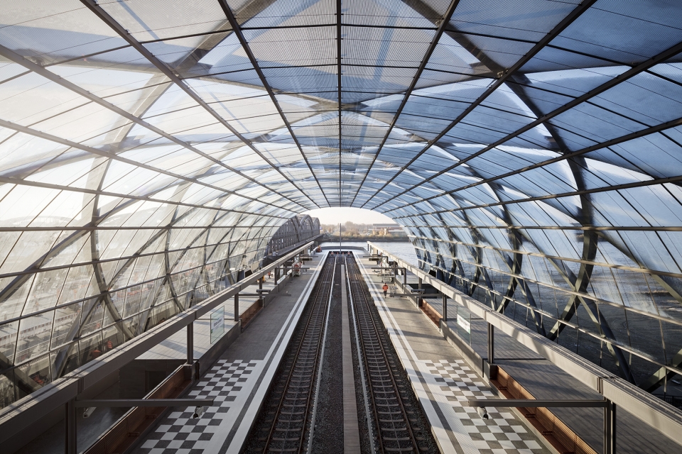 new elbbrucken underground station by gmp