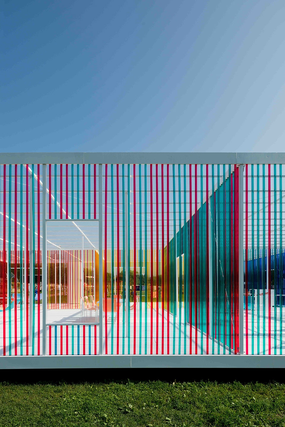 temporary pavilion at picnic afisha by project eleven