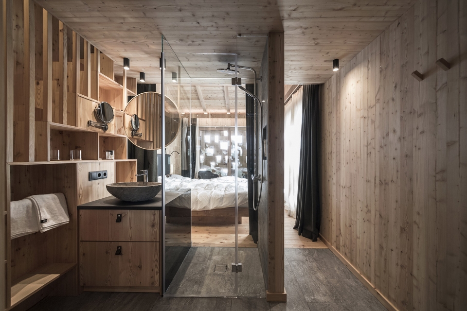 zallinger hotel by noa