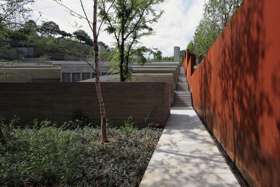 sian memorial park by iroje architects planners