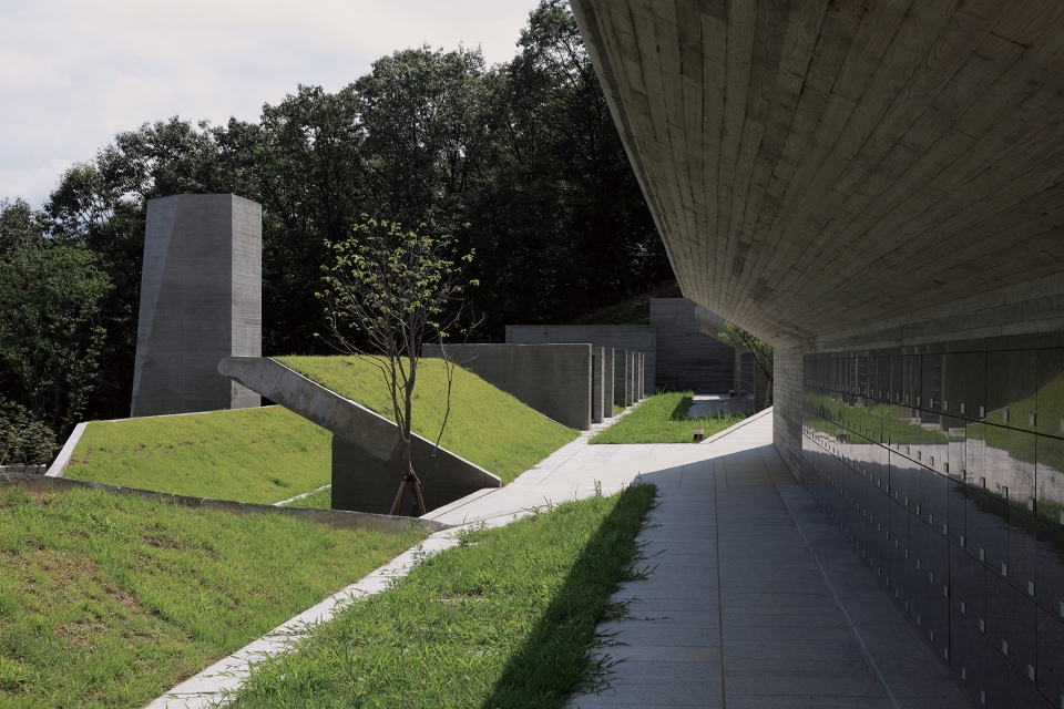 sian memorial park by iroje architects planners