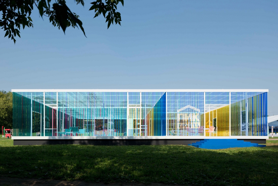 temporary pavilion at picnic afisha by project eleven