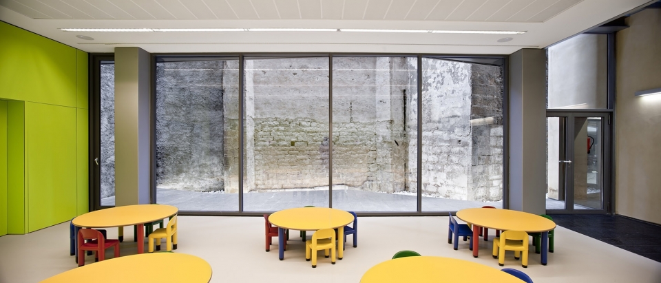 toy library and offices by taller 9s arquitectes