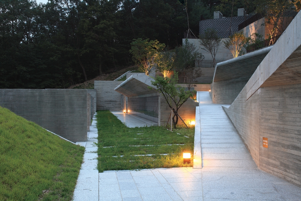 sian memorial park by iroje architects planners