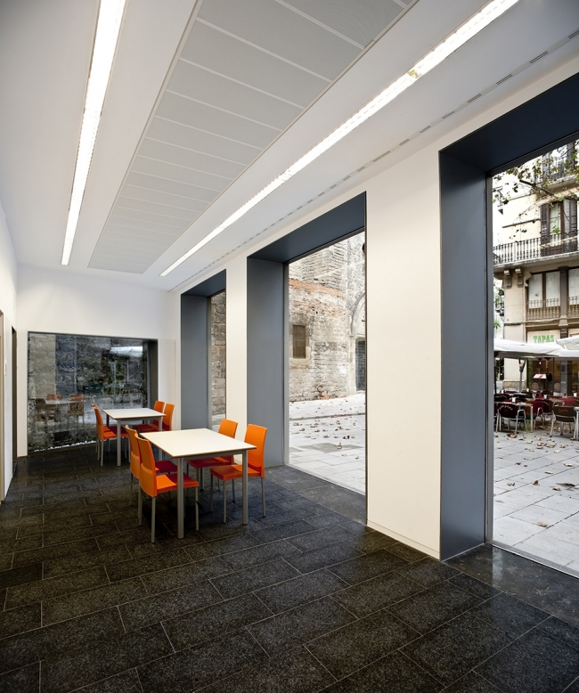 toy library and offices by taller 9s arquitectes