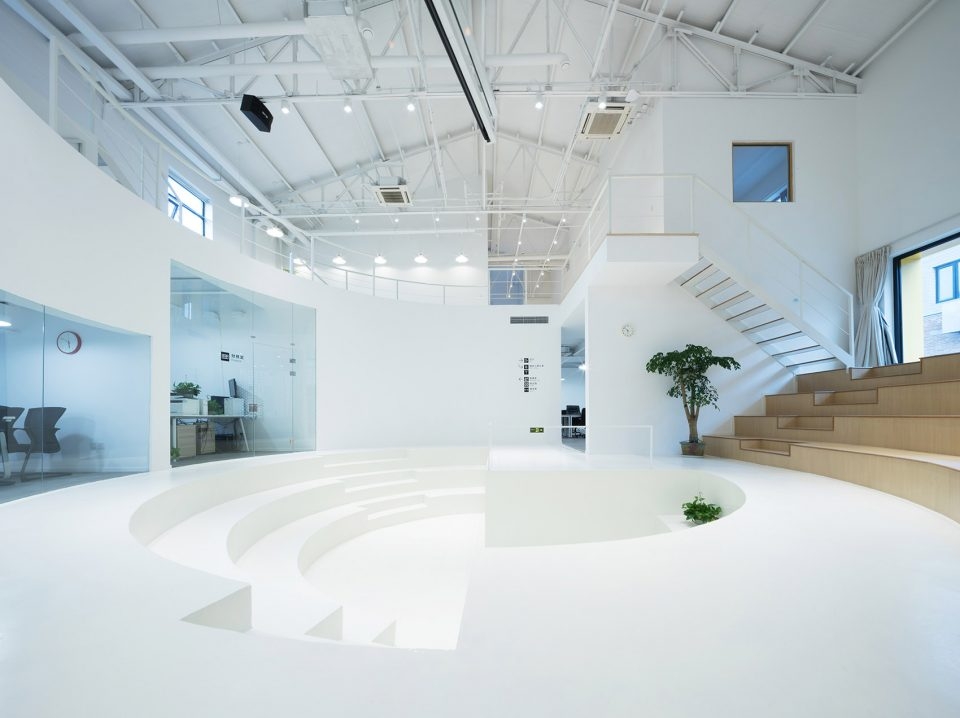 Big Fish Begonia film studio by hyperSity architects 960x718