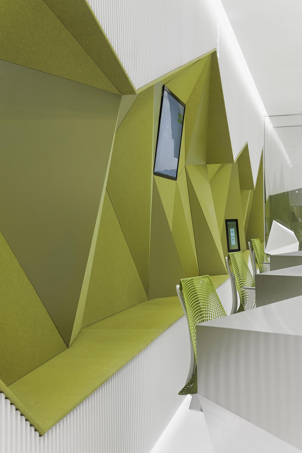 Flagship Branch Bank DSK by DA architects