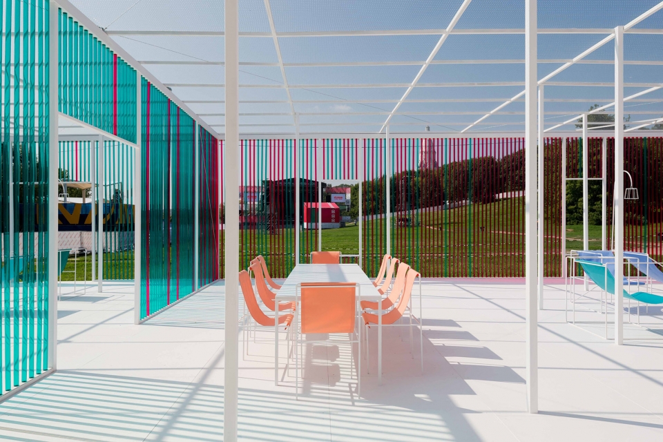 temporary pavilion at picnic afisha by project eleven