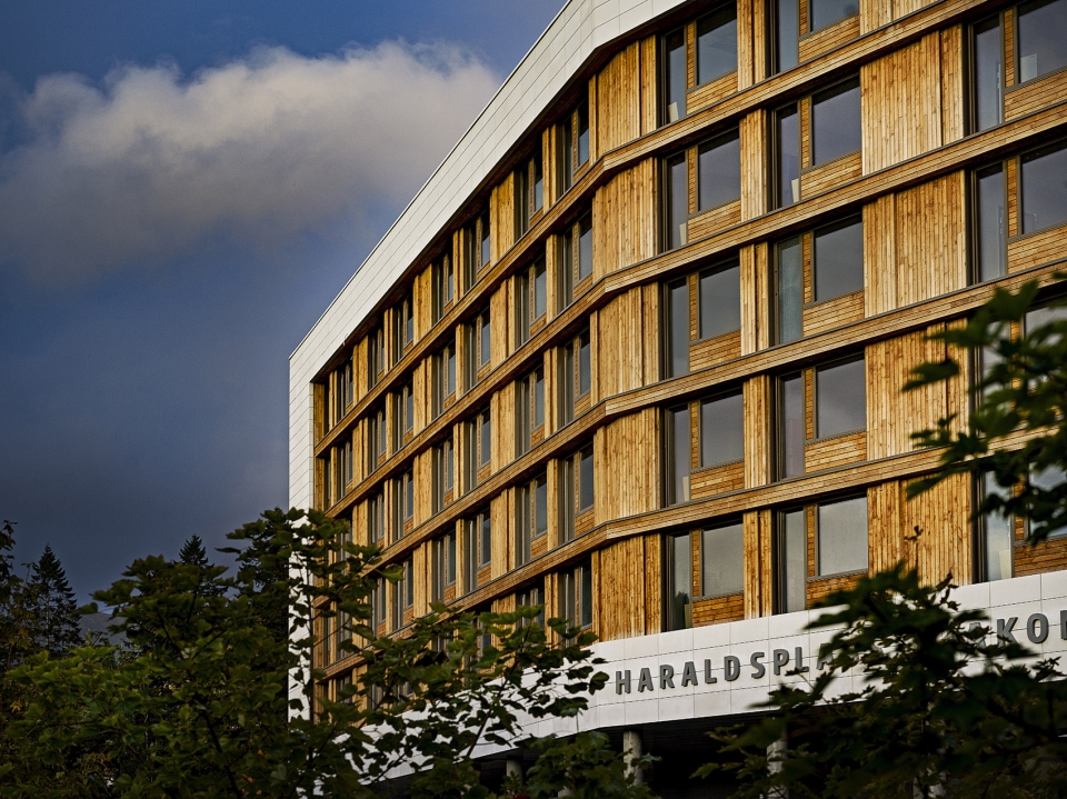 new extension to haraldplass hospital by c f moller architects
