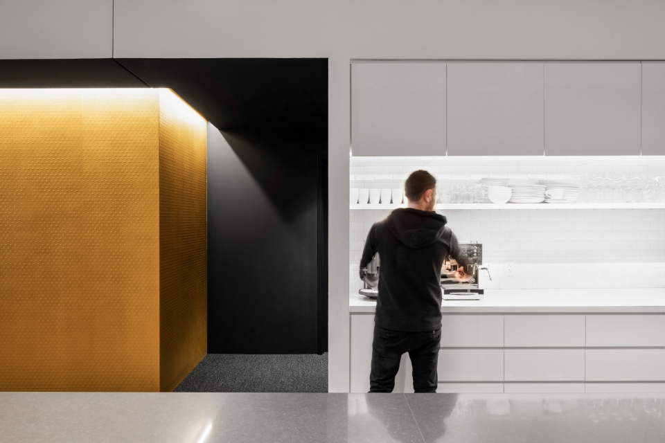 AdGear Headquarters by ACDF Architecture