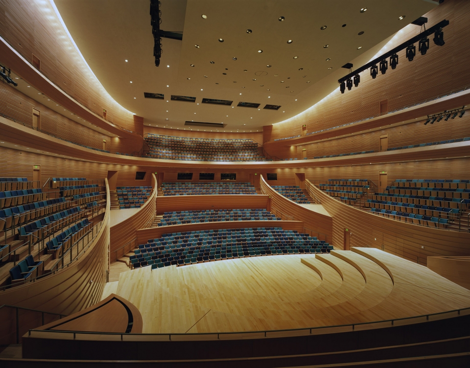kauffman center for the performing arts by safdie architects