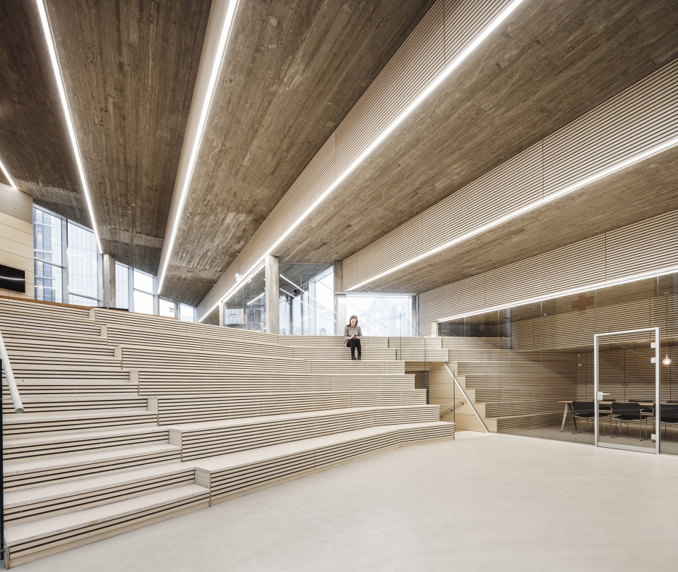 red cross volunteer house by cobe