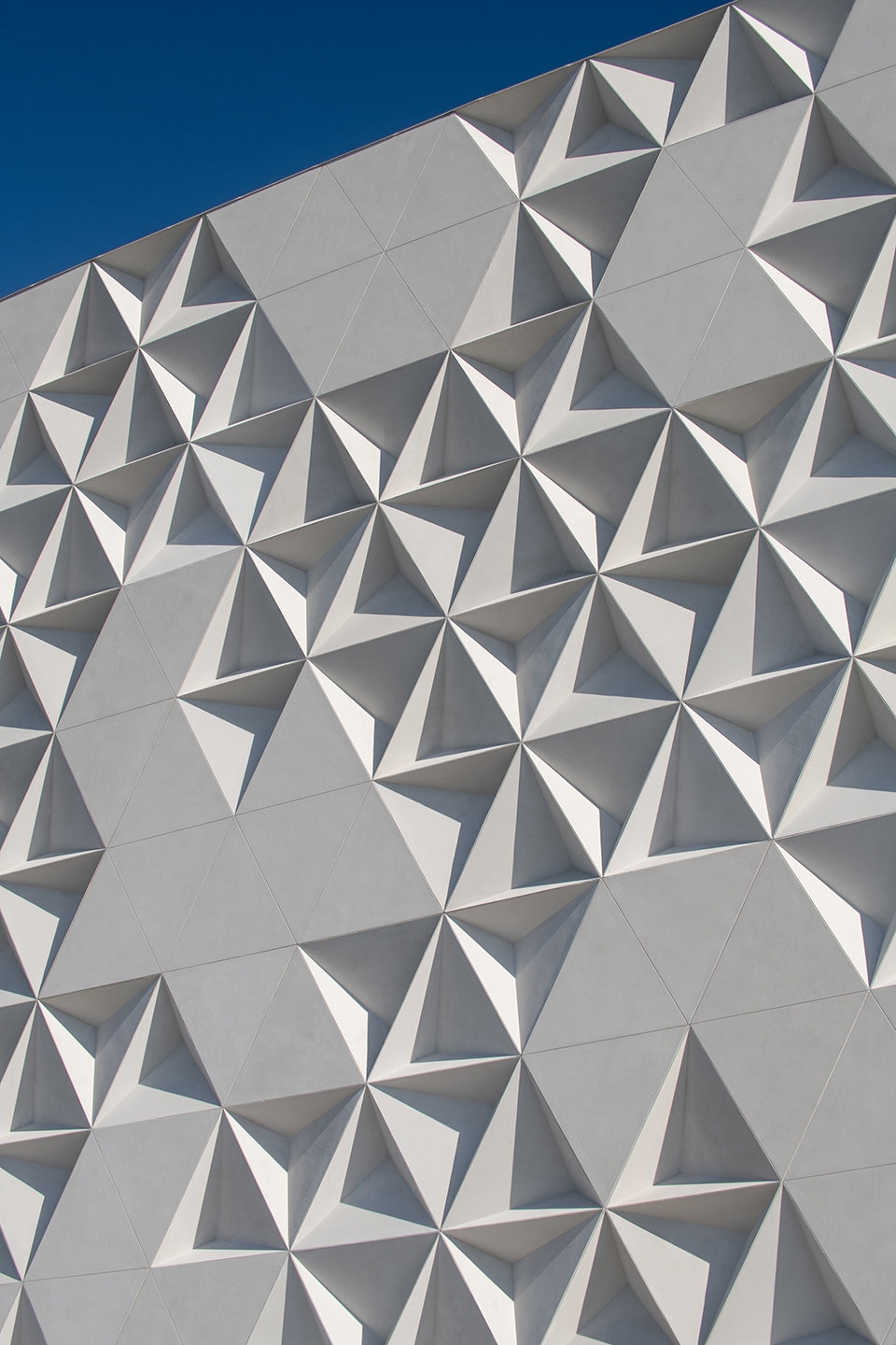 liverpool paseo queretaro facade by miguel de la torre architects