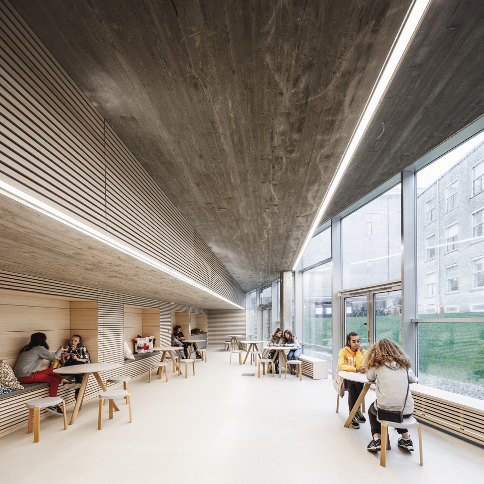 red cross volunteer house by cobe