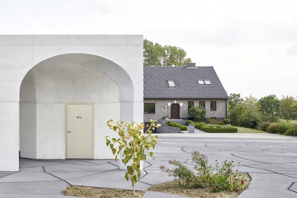 six vaults pavilion by gijs van vaerenbergh
