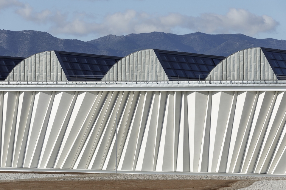 the restoration of the old intelhorce factory by system arquitectura