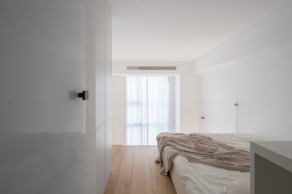 embracing loft space by uni x interior architects