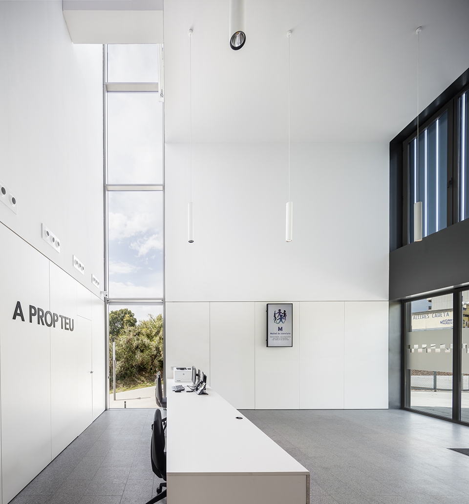 mollet del valles police station by taller 9s arquitectes