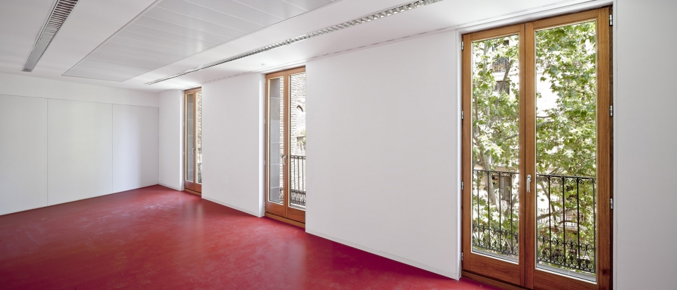toy library and offices by taller 9s arquitectes