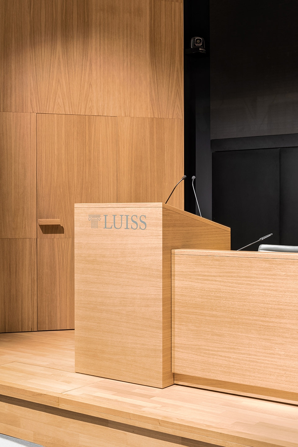 aula magna auditorium by studio gemma and alvisi kirimoto