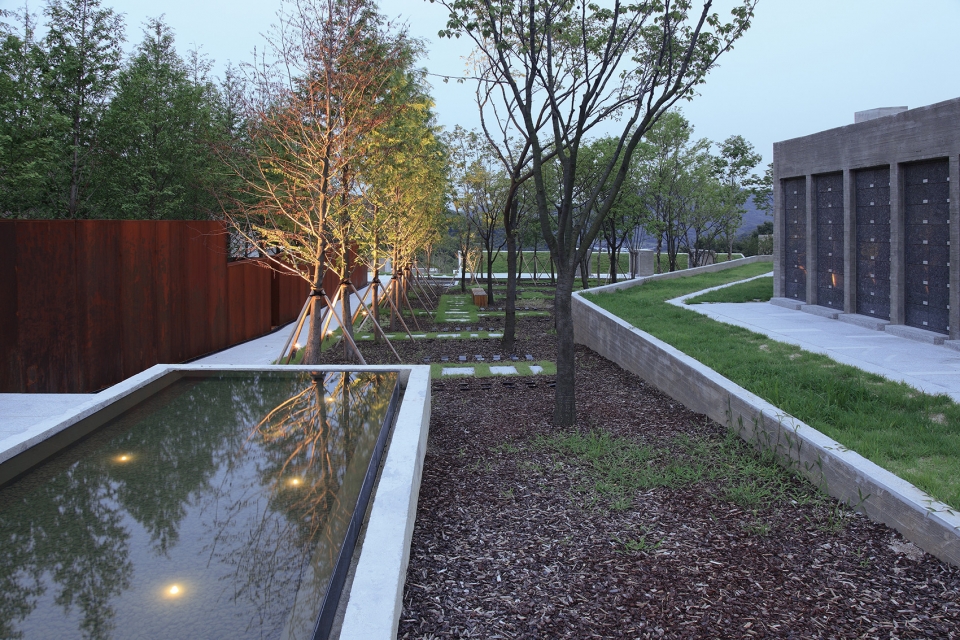 sian memorial park by iroje architects planners