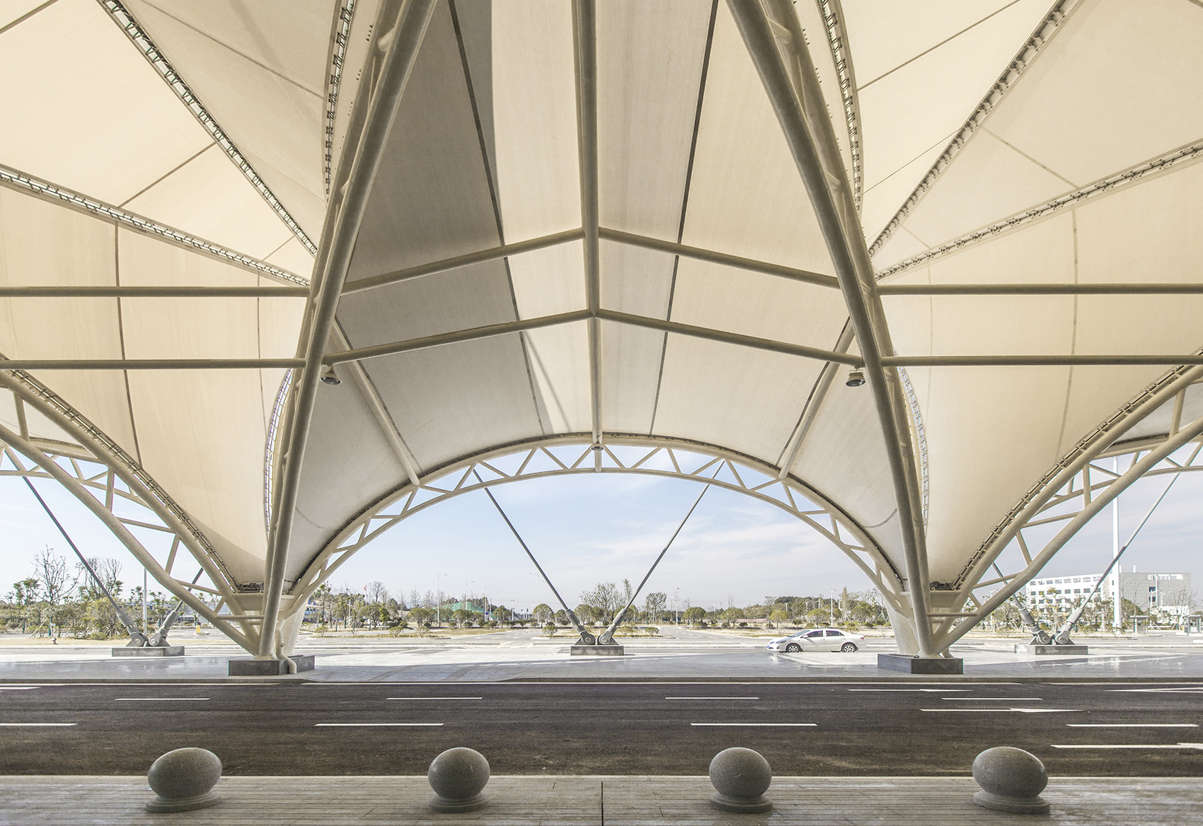 Terminal Building of Yueyang Sanhe Airport, China by Tao Zhi Studio
