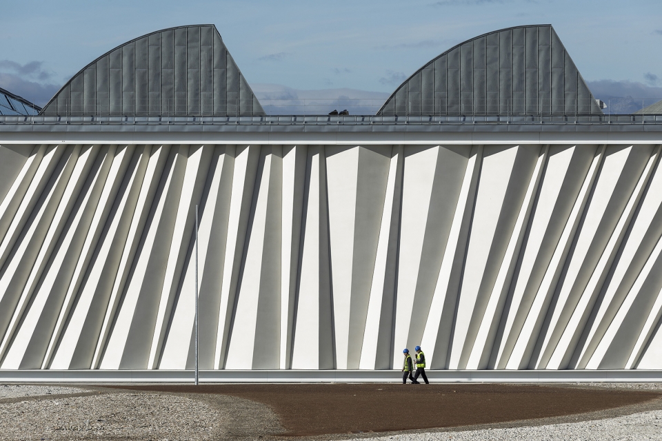 the restoration of the old intelhorce factory by system arquitectura