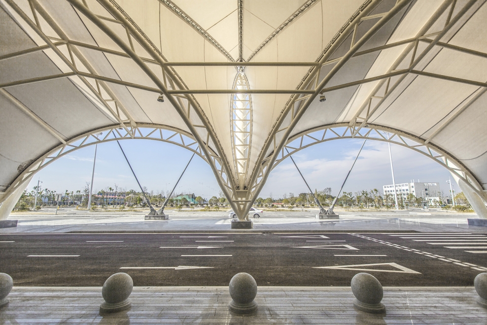 terminal building of yueyang sanhe airport china by tao zhi studio architectural design and research institute of scut