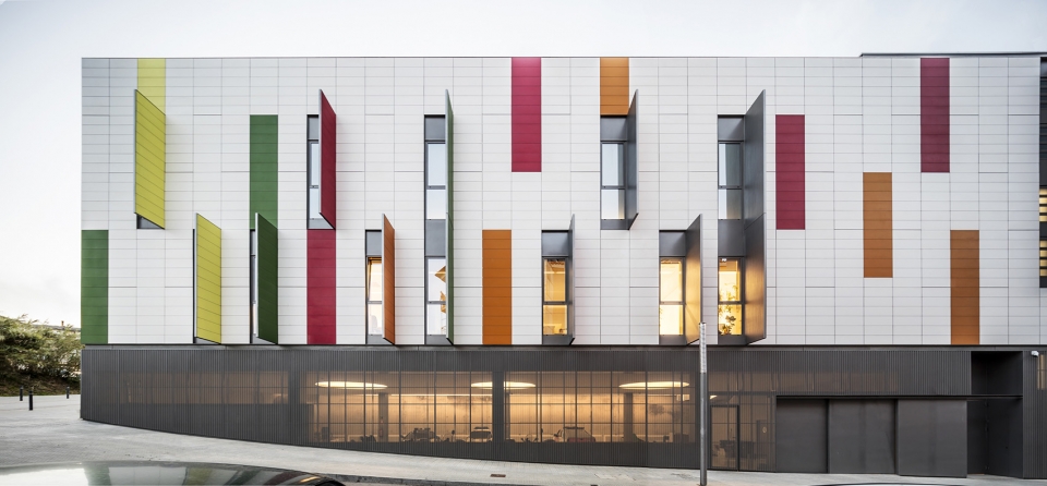 mollet del valles police station by taller 9s arquitectes