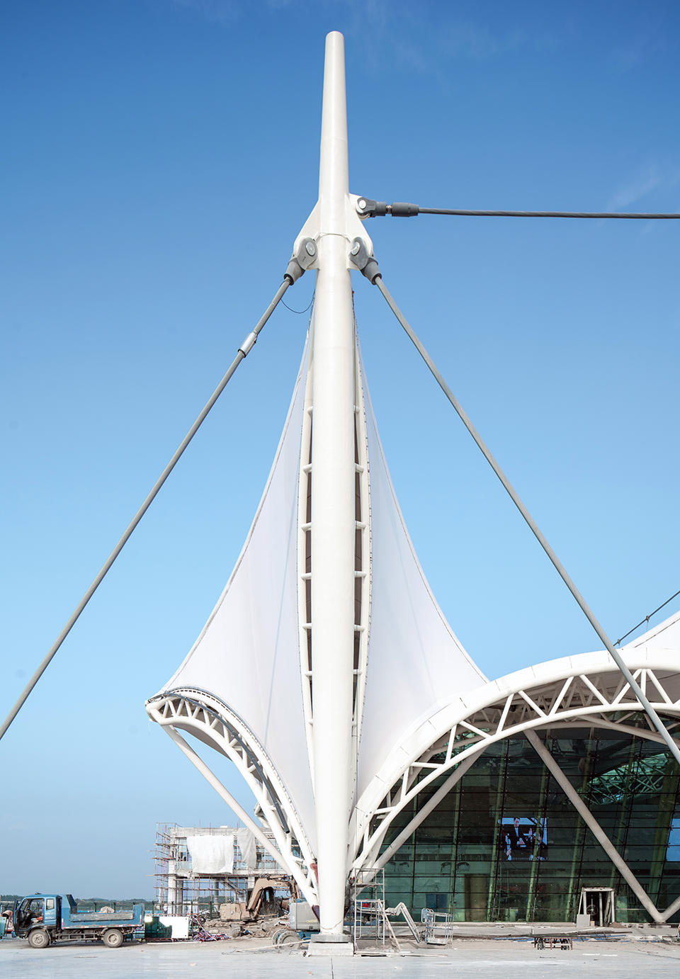 Terminal Building of Yueyang Sanhe Airport, China by Tao Zhi Studio