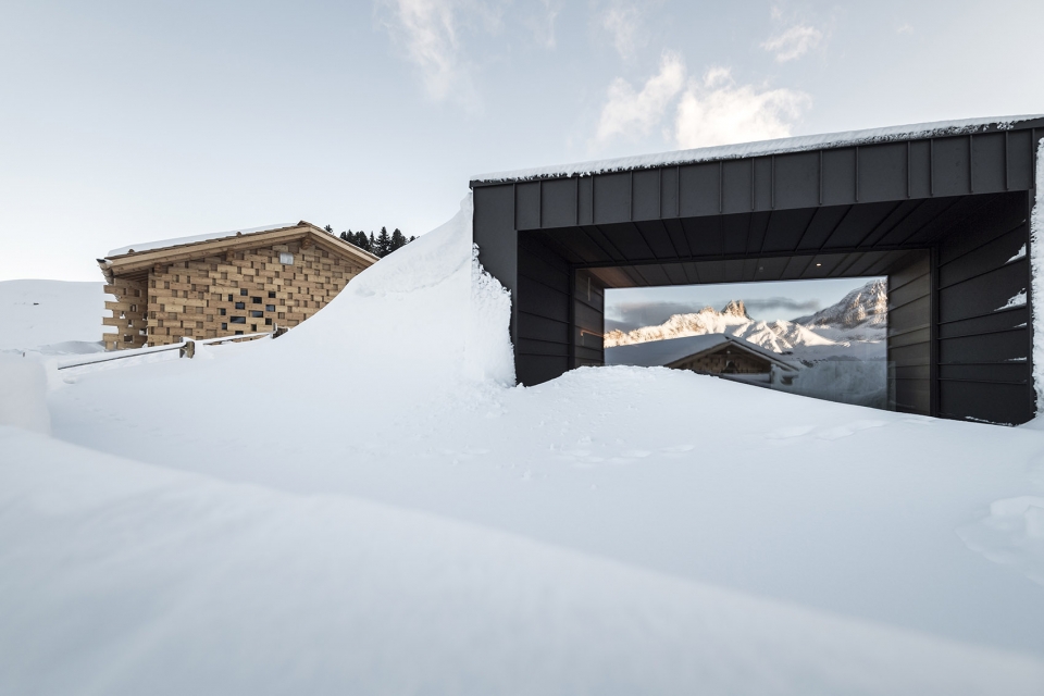 zallinger hotel by noa
