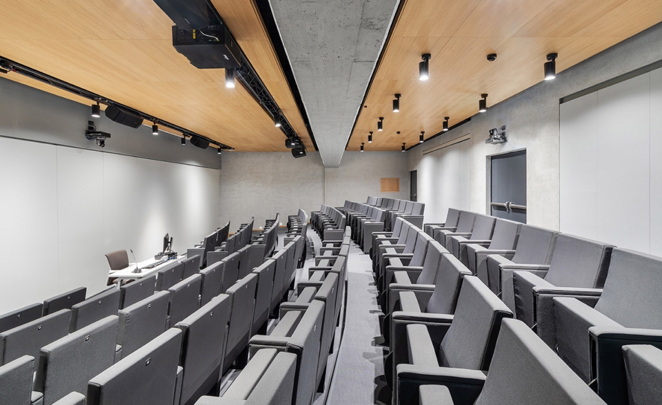 aula magna auditorium by studio gemma and alvisi kirimoto