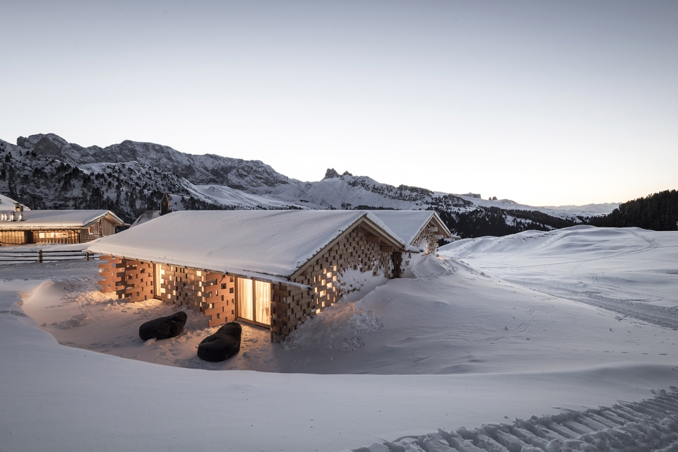 zallinger hotel by noa