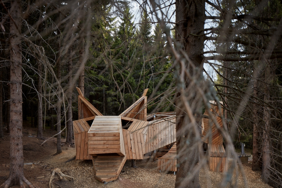 pecka playscape by molo architekti
