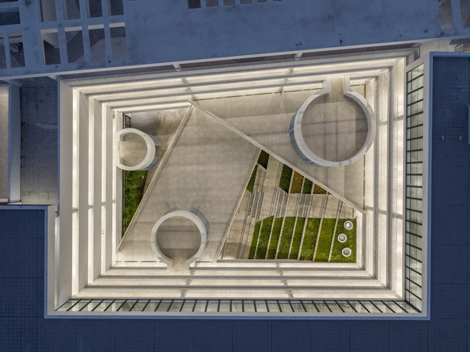 Longyuan School ZHOBO Design AAO