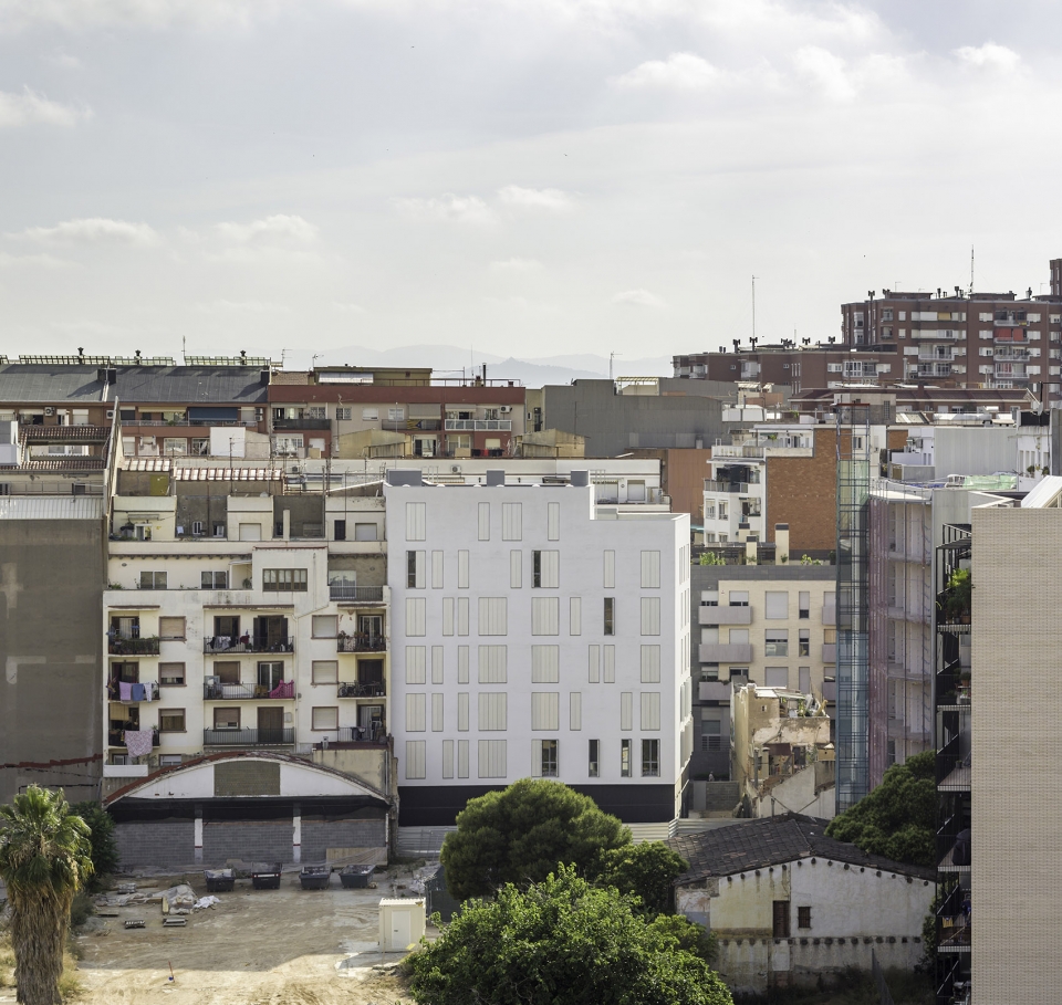 social housing at can batllo by espinet ubach