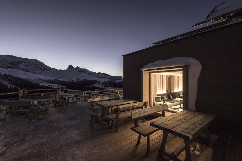 zallinger hotel by noa